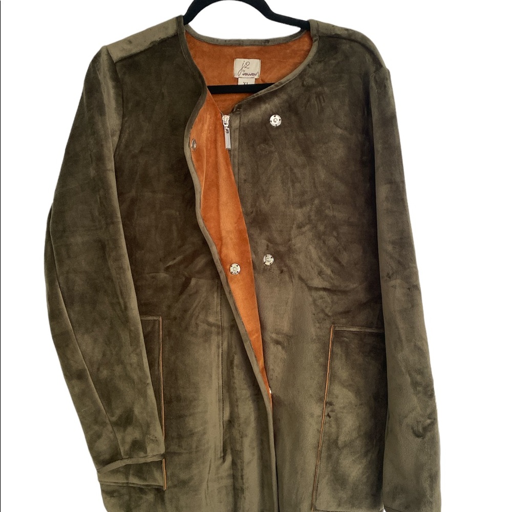 Woman XL coat NWT very cute and super soft
